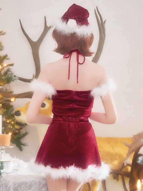 レッド　モデル：明日花キララ　身長162cm　着用サイズ：Sサイズ
