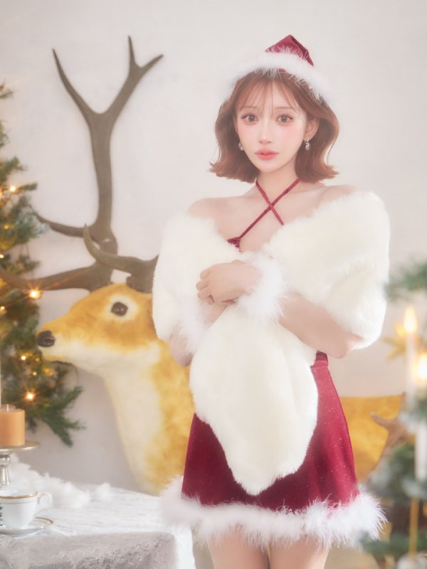 レッド　モデル：明日花キララ　身長162cm　着用サイズ：Sサイズ