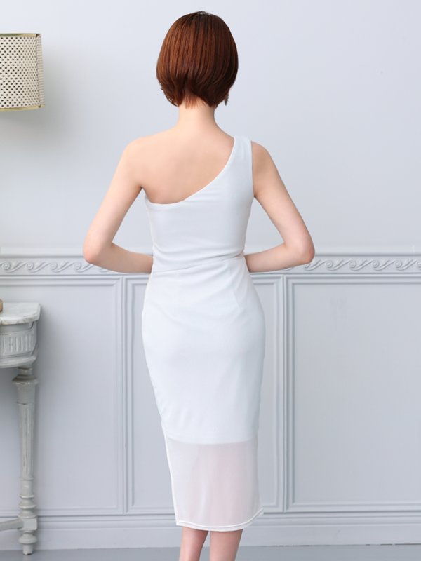 ホワイト モデル:天海りこ 身長:156cm 着用サイズ:XSサイズ