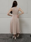 ベージュ モデル：七瀬みほ　身長：162cm　着用サイズ：XSサイズ