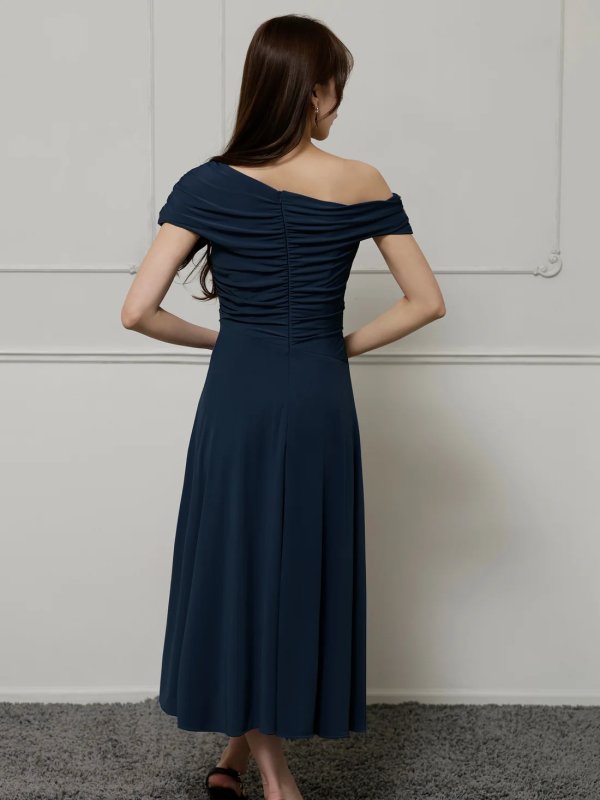 ネイビー　モデル：七瀬みほ　身長：162cm　着用サイズ：XSサイズ