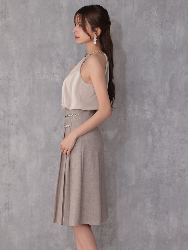 ベージュ モデル：あみ　身長：163cm　着用サイズ：XSサイズ