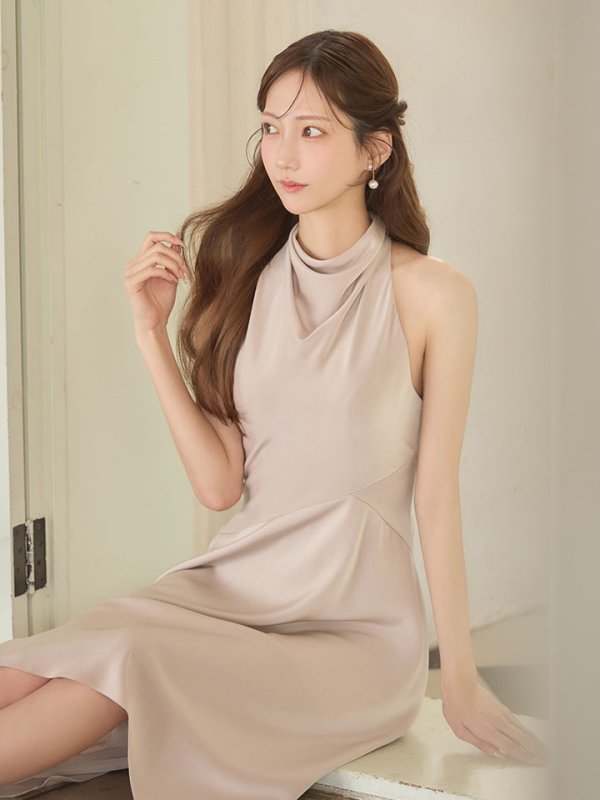 ベージュ モデル：あすか　身長：170cm　着用サイズ：Sサイズ