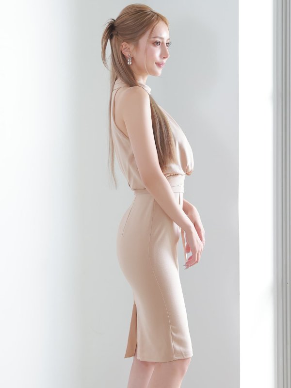 ベージュ　モデル：あいか　身長：165cm　着用サイズ：XSサイズ