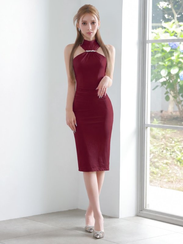 ワインレッド　モデル：あいか　身長：165cm　着用サイズ：XSサイズ