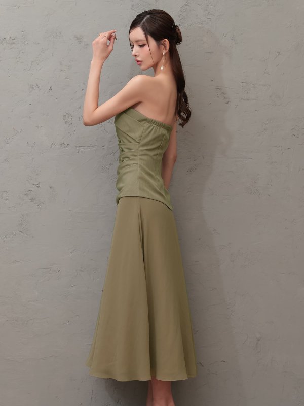 カーキ　モデル：カレン　身長：165cm　着用サイズ：XSサイズ