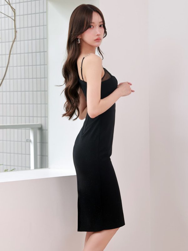 ブラック モデル：七瀬みほ　身長：162cm　着用サイズ：XSサイズ