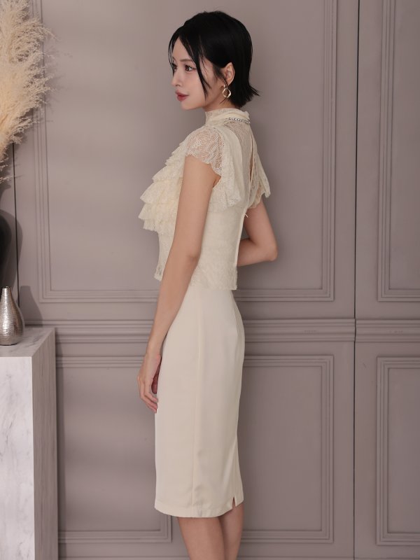 アイボリー　モデル：りの　身長：157cm　着用サイズ：XSサイズ