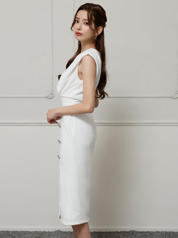 ホワイト モデル：あみ　身長：163cm　着用サイズ：XSサイズ