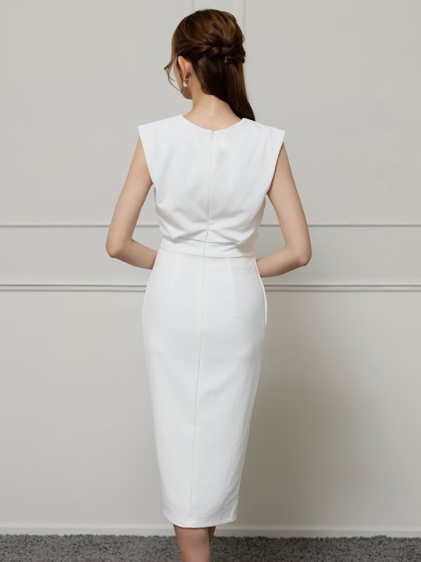 ホワイト モデル：あみ　身長：163cm　着用サイズ：XSサイズ