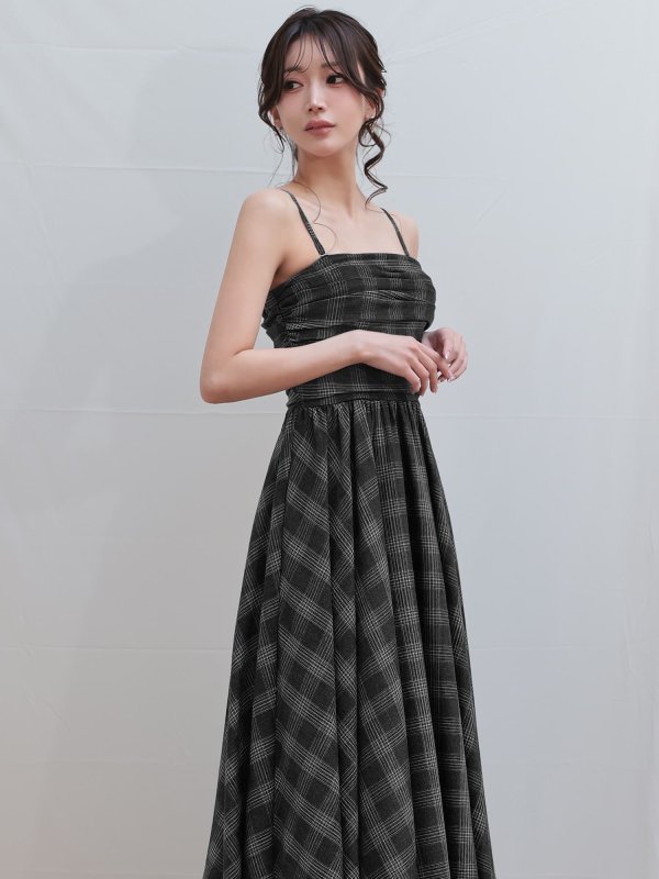 ブラック　モデル：七瀬みほ　身長：162cm　着用サイズ：XSサイズ