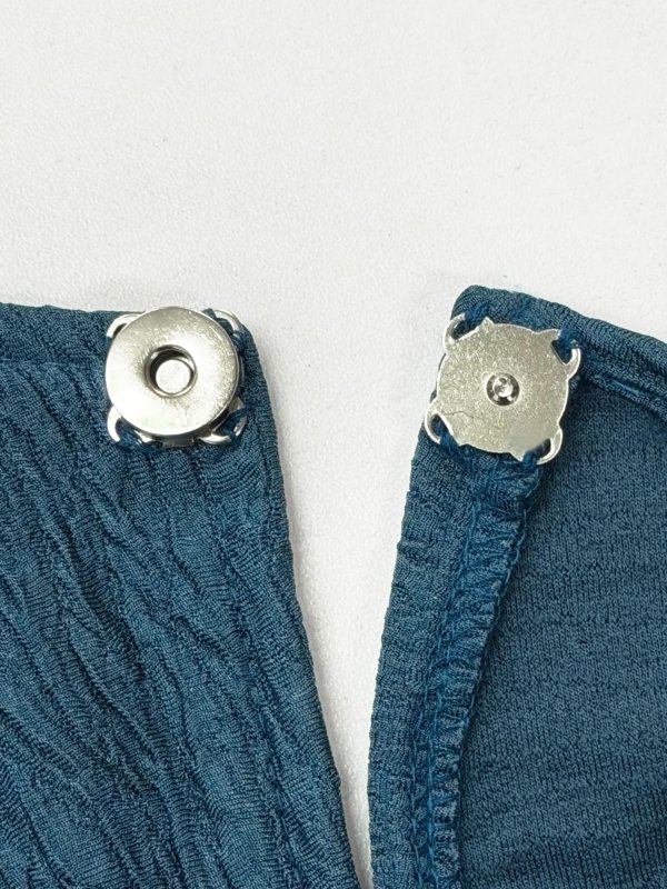 ティールブルー