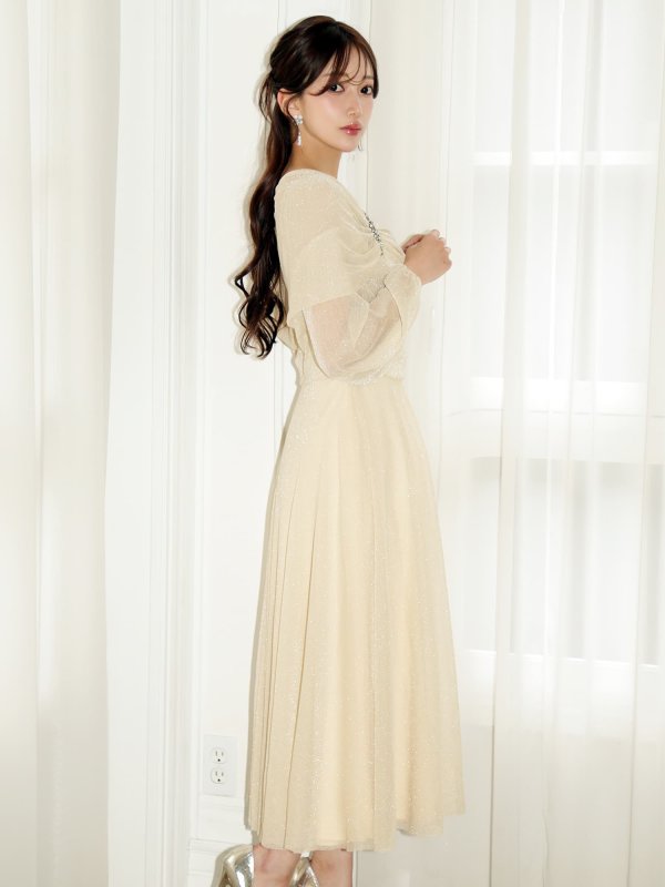 ベージュ　モデル：みほ　身長：162cm　着用サイズ：XSサイズ