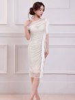 ホワイト　モデル：七瀬みほ　身長：162cm　着用サイズ：XSサイズ