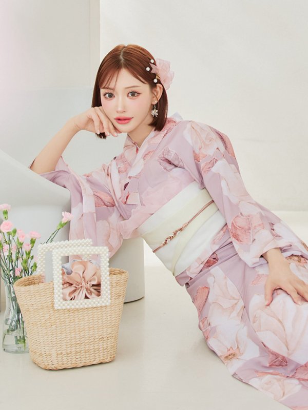 モデル：明日花キララ　身長：162cm　着用サイズ：Fサイズ