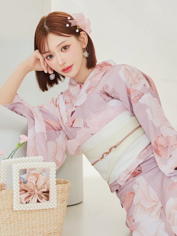 モデル：明日花キララ　身長：162cm　着用サイズ：Fサイズ