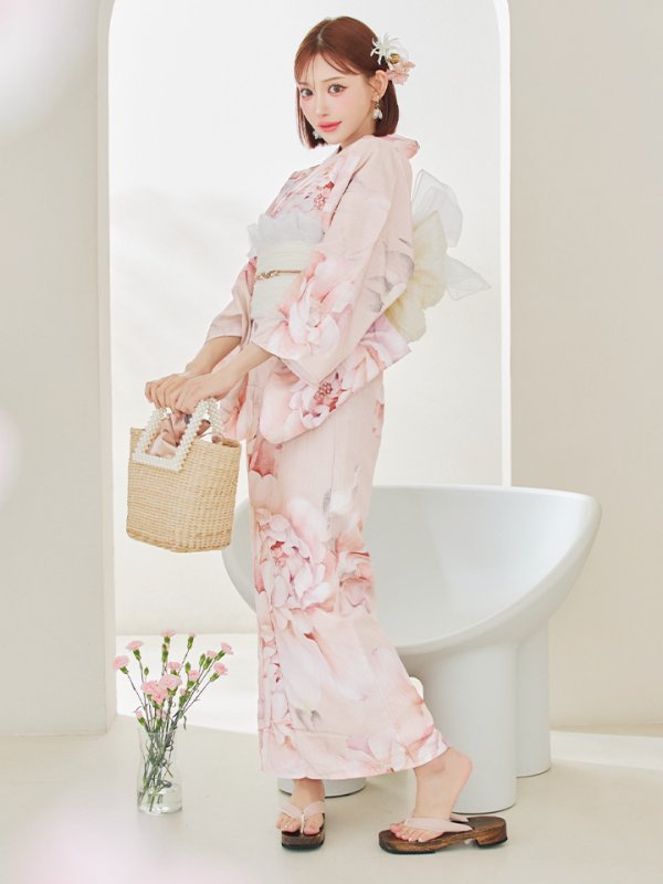 モデル:明日花キララ 身長:162cm 着用サイズ:Fサイズ