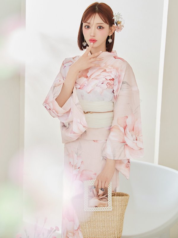 モデル:明日花キララ 身長:162cm 着用サイズ:Fサイズ