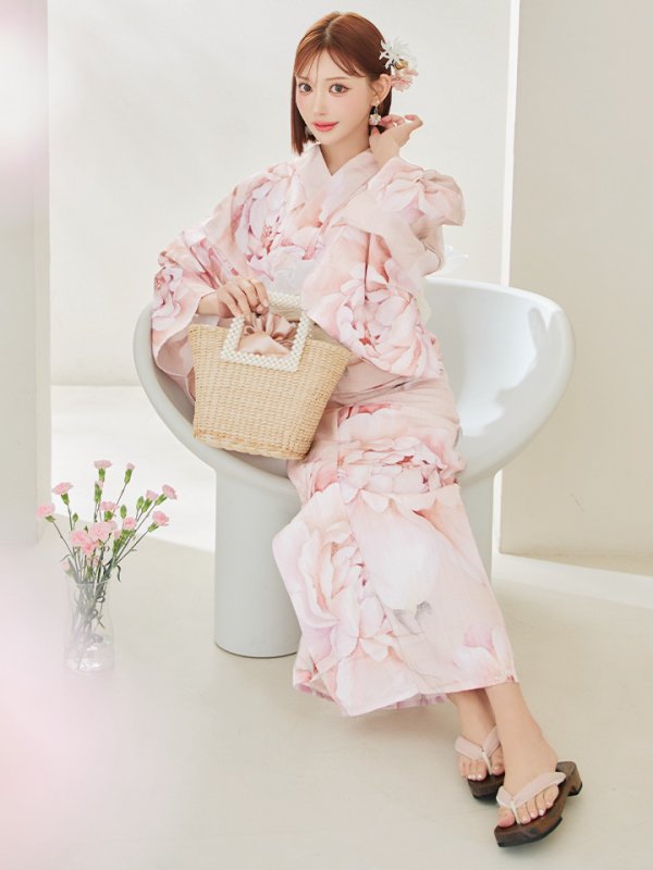 モデル:明日花キララ 身長:162cm 着用サイズ:Fサイズ