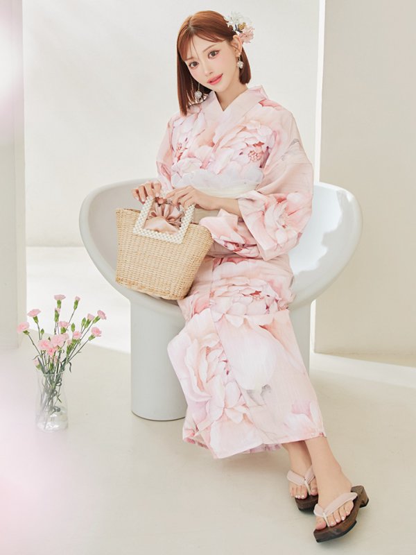 モデル:明日花キララ 身長:162cm 着用サイズ:Fサイズ