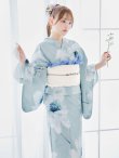 画像1: 【予約 / 5月中旬発送予定】ブルーホワイトフラワー柄浴衣【浴衣３点セット 浴衣/帯/下駄】OBI-siwa-200-kj-13-OW / HIMO-900-yn-5-IV / HEKO-800-sb-2-BE / YA-953-kn-BL / YA-1070-kn-DusBL / GETA-01-kj-2-BL / [y/OF01] (1)