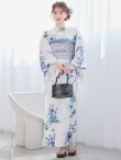 画像3: 【予約 / 5月中旬発送予定】瑠璃色ビオラブーケ浴衣 OBI-g-500-kj-8-GY / HIMO-900-yn-4-GYxGY / HEKO-800-sb-8-DusBL / YA-953-kn-BL / GETA-01-kj-2-BL/ [y/YMT] (3)