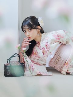 水彩ピンク牡丹柄浴衣