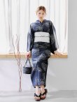 画像14: 線画フラワー紺地浴衣【浴衣３点セット 浴衣/帯/下駄】 OBI-hira-100-ok-15-WxW / HIMO-900-yn-1-B / YA-1072-kn-B / GETA-01-kj-1-B/ [y/OF01] (14)
