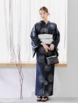 画像5: 線画フラワー紺地浴衣【浴衣３点セット 浴衣/帯/下駄】 OBI-hira-100-ok-15-WxW / HIMO-900-yn-1-B / YA-1072-kn-B / GETA-01-kj-1-B/ [y/OF01] (5)