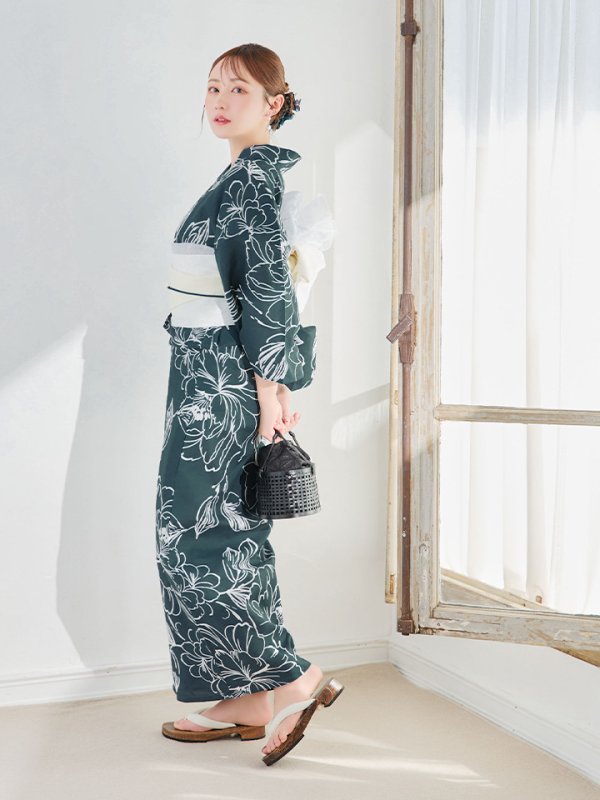 モデル:橋本甜歌 身長:163cm 着用サイズ:Fサイズ