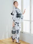 画像12: 【予約 /5月中旬発送予定】ホワイトブラック桜柄浴衣 OBI-siwa-204-wk-1-B / HIMO-900-yn-1-B / YA-73-kn-GY / GETA-01-kj-1-B/ [o/OF01] (12)