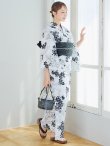 画像8: 【予約 /5月中旬発送予定】ホワイトブラック桜柄浴衣 OBI-siwa-204-wk-1-B / HIMO-900-yn-1-B / YA-73-kn-GY / GETA-01-kj-1-B/ [o/OF01] (8)