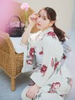 画像1: 白紅椿柄浴衣【浴衣３点セット 浴衣/帯/下駄】OBI-g-500-kj-7-GYGE / HIMO-902-kj-5-RosePK / HEKO-800-sb-5-W / YA-1002-kj-R / GETA-02-ok-7-R / [YMT] (1)