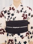 画像16: 【予約 / 5月下旬発送予定】水彩和モダン花柄浴衣【浴衣3点セット】OBI-siwa-204-wk-1-B / HIMO-900-yn-4-GYxGY / YA-1026-kn-R / GETA-02-ok-8-RoseP/ [yo/OF01] (16)