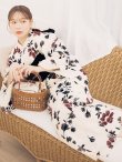 画像2: 【予約 / 5月下旬発送予定】水彩和モダン花柄浴衣【浴衣3点セット】OBI-siwa-204-wk-1-B / HIMO-900-yn-4-GYxGY / YA-1026-kn-R / GETA-02-ok-8-RoseP/ [yo/OF01] (2)