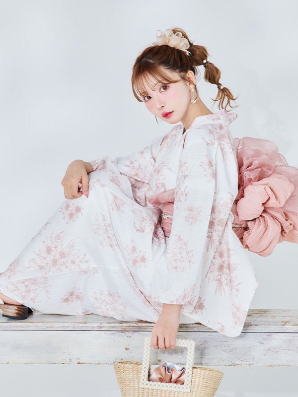 モデル：三上悠亜　身長159cm　着用サイズ：Fサイズ