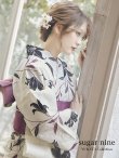 画像2: 【即日発送！】【浴衣】白地×百合柄浴衣 【浴衣３点セット 浴衣/帯/下駄】(OBI-hira-100-ok-7-PLMxW / HIMO-900-yn-1-BK / HEKO-800-sb-3-BR / GETA-02-ok-6-PL ）[YMT] (2)