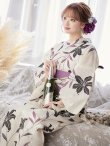 画像10: 【即日発送！】【浴衣】白地×百合柄浴衣 【浴衣３点セット 浴衣/帯/下駄】(OBI-hira-100-ok-7-PLMxW / HIMO-900-yn-1-BK / HEKO-800-sb-3-BR / GETA-02-ok-6-PL ）[YMT] (10)