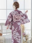 画像9: 【浴衣セール】【浴衣】エンジ×椿ニュアンス浴衣 OBI-siwa-200-kj-11-Rose / HIMO-900-yn-4-GYxGY / YA-1079-kj-2-W / HEKO-800-sb-5-W / GETA-02-ok-7-R [YMT] (9)