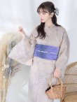画像11: 【即日発送】【浴衣】ベージュ地に線画の椿浴衣 【浴衣３点セット 浴衣/帯/下駄】   OBI-g-500-kj-9-NV  / HIMO-900-yn-4-GYxGY / YA-953-kn-BL / HEKO-800-sb-5-W / GETA-02-ok-2-IV[YMT] (11)