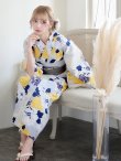 画像16: 【即日発送】【浴衣】イエローとブルーのニュアンス牡丹浴衣 OBI-hira-100-ok-5-GYxSV / HIMO-900-yn-4-GYxGY / YA-953-kn-W / HEKO-800-sb-5-W / GETA-02-ok-2-IV [YMT] (16)
