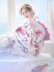 画像9: 【即日発送】【浴衣】白地×流線金魚浴衣 【浴衣３点セット 浴衣/帯/下駄】 siwa23 / HIMO-900-yn-1-BK / YA-1081-kj-BR / HEKO-800-sb-5-W / GETA-02-ok-7-R [YMT] (9)