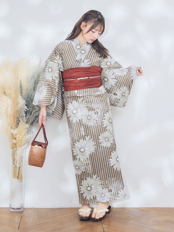 画像4: 【即日発送】ブラウンストライプにガーベラ花浴衣 【浴衣３点セット 浴衣/帯/下駄】[YMT] (4)