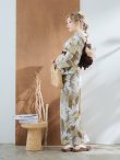 画像1: 【即日発送】大人グリーンベージュフラワー浴衣 OBI-siwa-200-kj-9-BR / HIMO-900-yn-7-MOC / HEKO-800-sb-3-BR / YA-496-kj-W / YA-72-kn-MOC / GETA-01-kj-3-IV [YMT] (1)