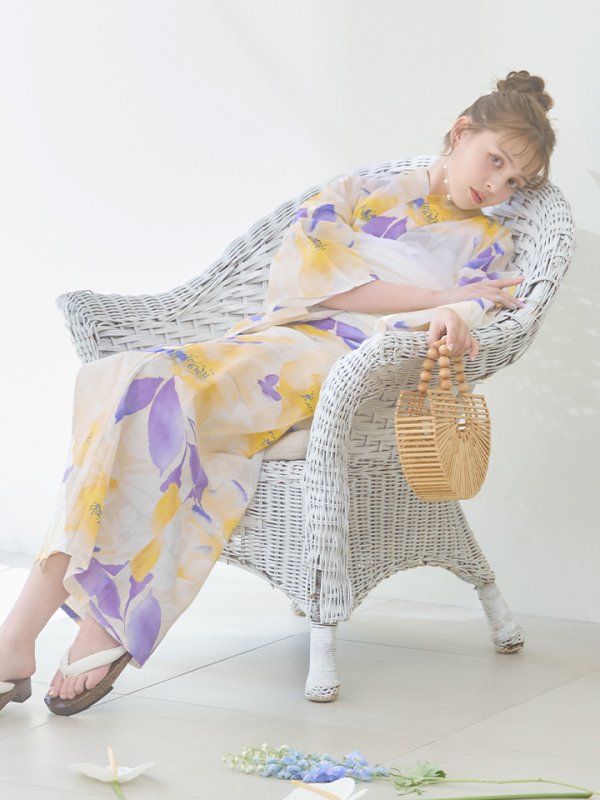 画像2: 【即日発送】鮮やか×大柄フラワー浴衣【浴衣３点セット 浴衣/帯/下駄】[YMT] (2)