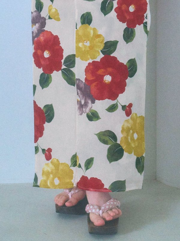 画像18: 【即日発送】モダン椿浴衣【浴衣３点セット 浴衣/帯/下駄】[YMT] (18)