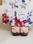 画像25: 【即日発送】ホワイト×レッド牡丹浴衣 OBI-siwa-202-ok-10-R / HIMO-902-kj-5-RosePK / HEKO-800-sb-5-WH / YA-72-kn-R / GETA-02-ok-7-R/ [YMT] (25)