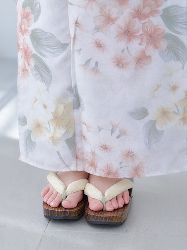 画像17: 【浴衣セール！】【即日発送】ホワイトベージュ紫陽花浴衣【浴衣３点セット 浴衣/帯/下駄】[YMT] (17)