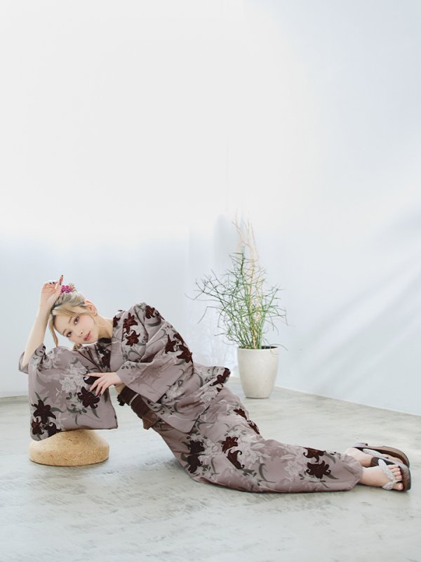 画像12: 【即日発送】ブラウンパープルリリー浴衣【浴衣３点セット 浴衣/帯/下駄】[YMT] (12)