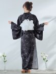 画像17: 【即日発送】ブラック×線画フラワー浴衣【浴衣３点セット 浴衣/帯/下駄】OBI-siwa-202-ok-6-W / HIMO-900-yn-5-IV / HEKO-800-sb-5-WH / YA-1079-kj-8-W / GETA-03-ok-2-P [YMT] (17)